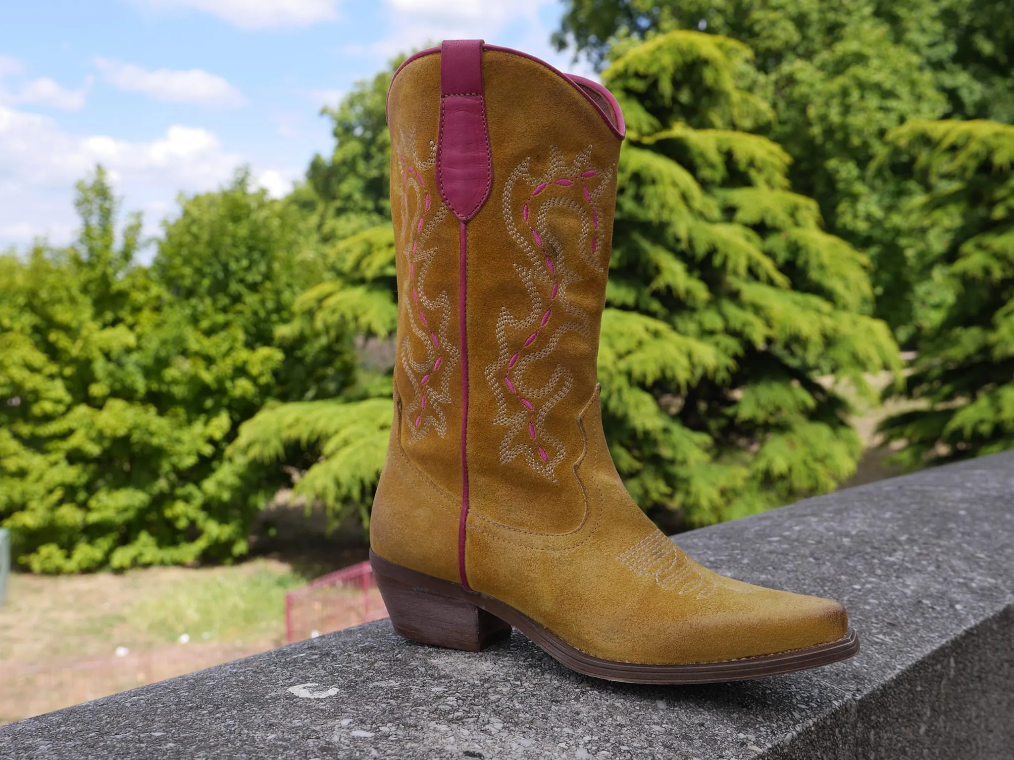 746 - Ochre/Fucshia Suede Cowboy