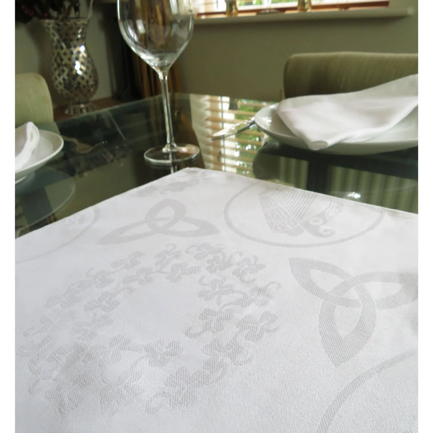 Easy care Damask Tablecloth - White - 54x70inches