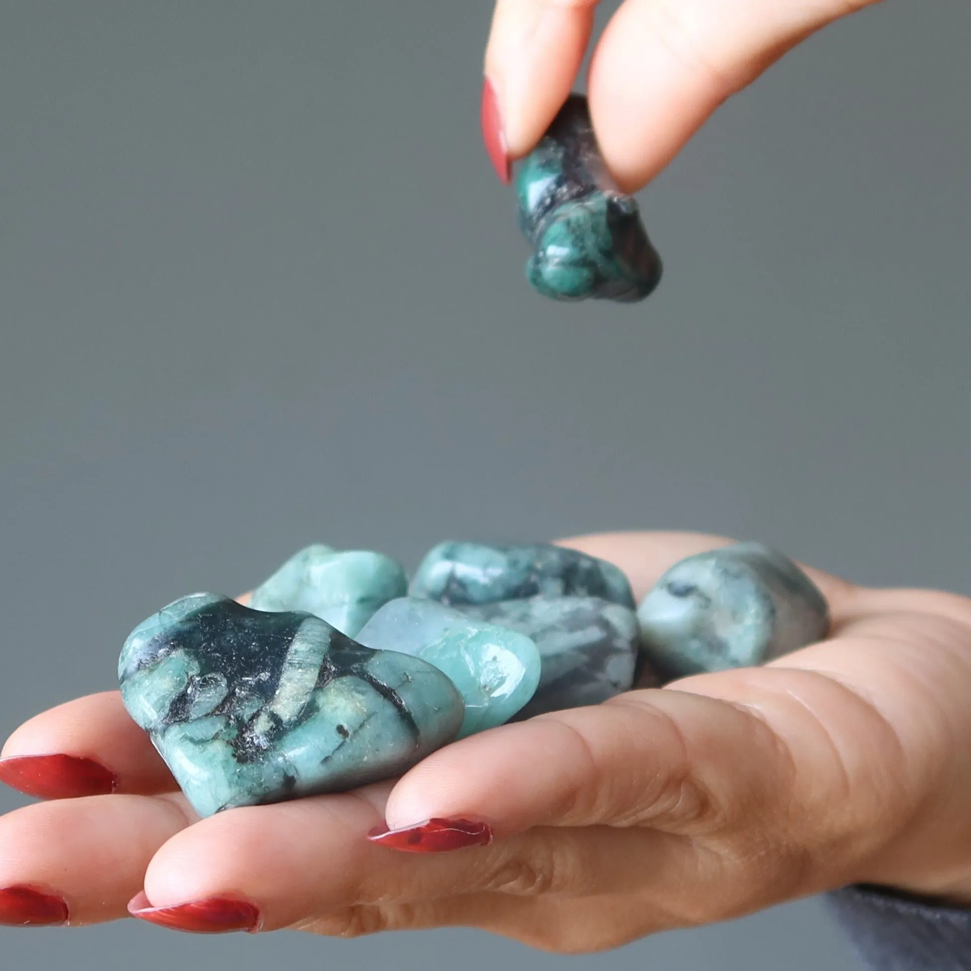 Emerald Tumbled Stone Royal Crystal