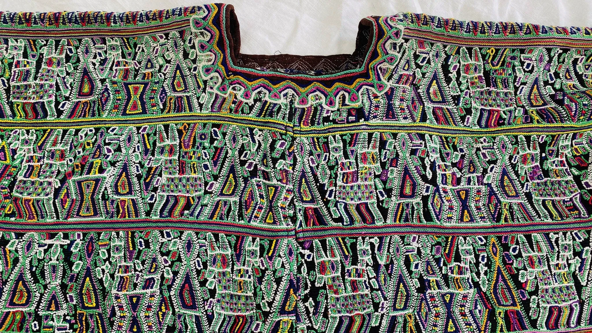 Fine Guatemalan Huipil. Nebaj.