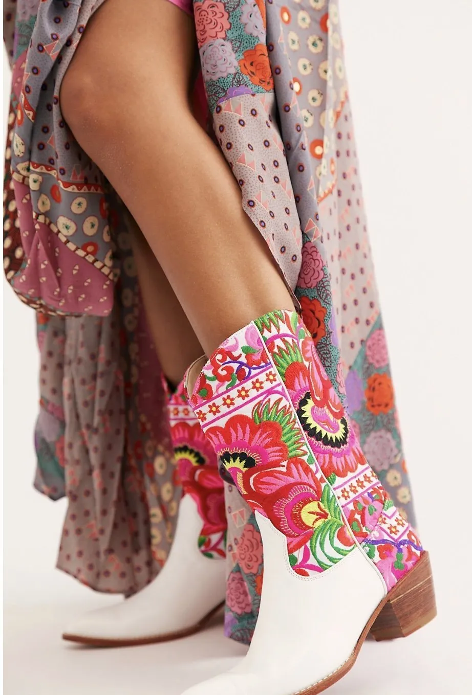 SELINA EMBROIDERED WESTERN COWBOY BOOTS